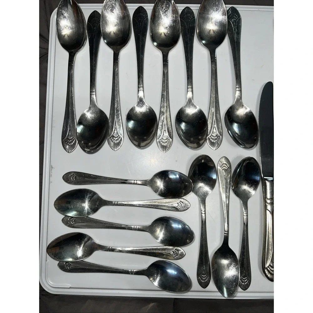 Vintage 32 Piece WNK Worthy Noble And  Kent Flatware Set‎ 18/10 Silver Plate Fan